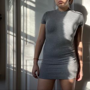 CASUAL COMFORTABLE GREY BODYCON SHORT TEE DRESS SIZE SMALL GREAT CONDITION
